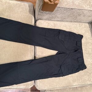 Womens 5.11 TDU size 6 Black Pants